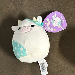 (NWT) Belana the cow Squishmallow